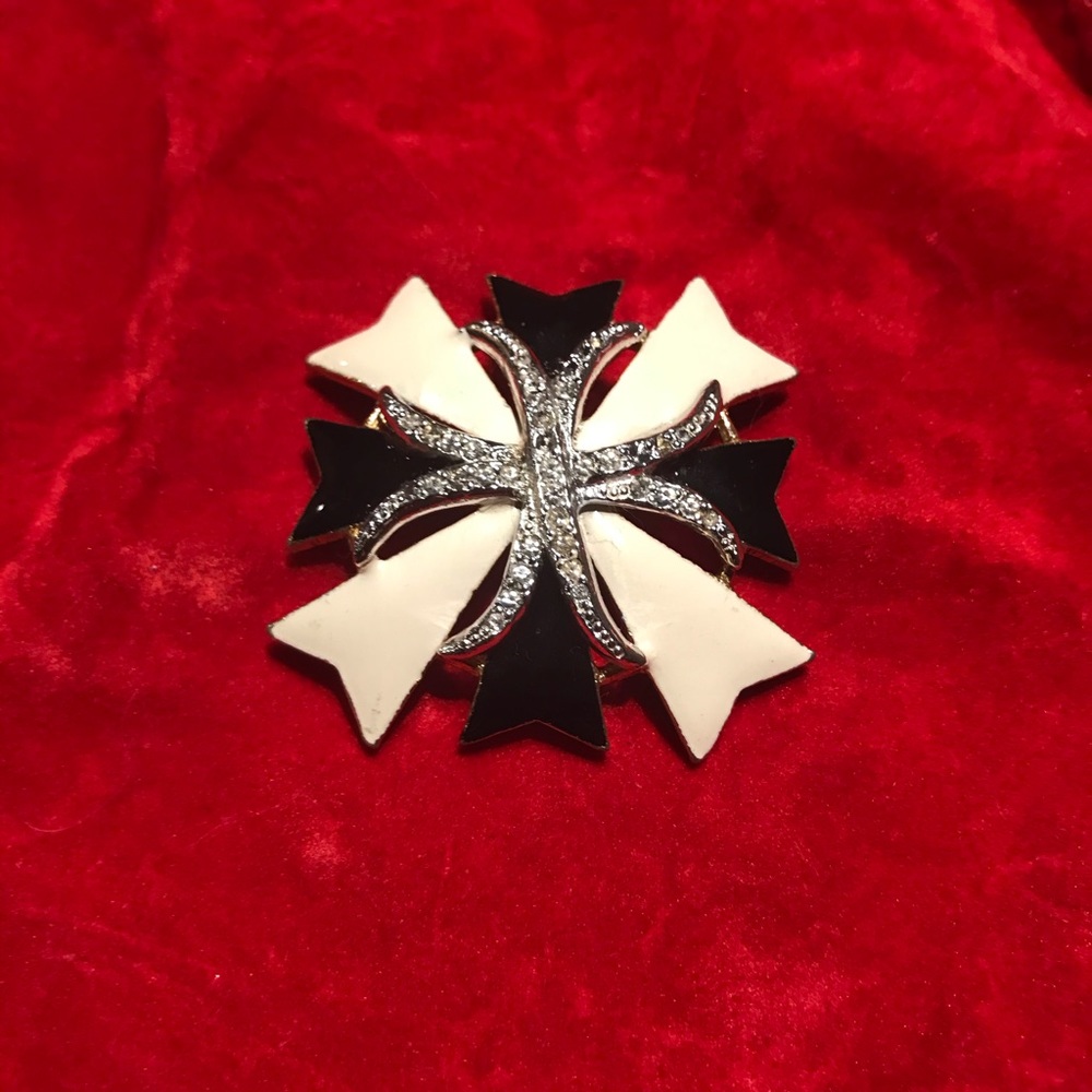 Vintage Kenneth Jay Lane enamel and crystal brooch
